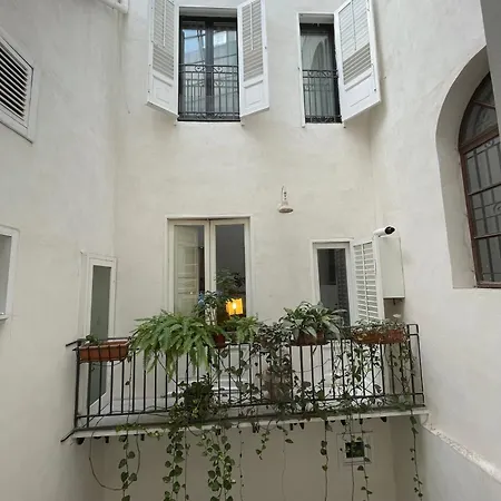 Essenze Di Sicilia Cavour In Centro Lägenhet *